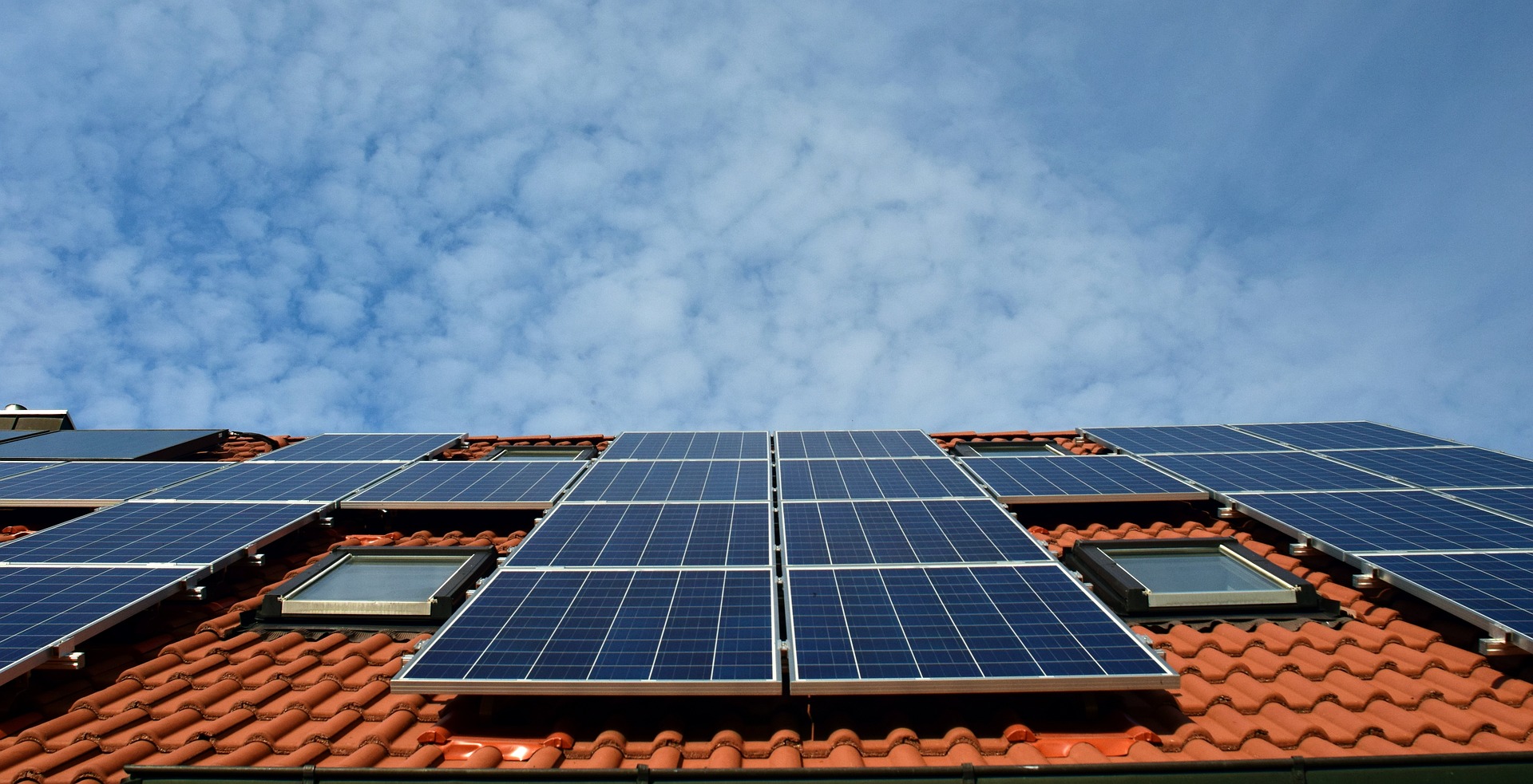 Mehr über den Artikel erfahren Mit Solarstrom sparen und sogar Geld verdienen
